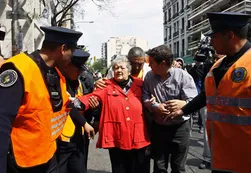Hebe, al salir de la Fundación Favaloro: "No se angustien que ella está muy bien"