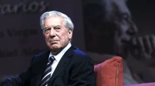 Mario Vargas Llosa anuncia su retiro como escritor