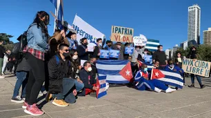Rosario: mientras los cubanos claman libertad, piden borrar al "Che" Guevara en su ciudad natal