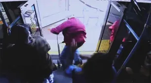 Las Vegas: un anciano murió luego de ser empujado del colectivo por una mujer