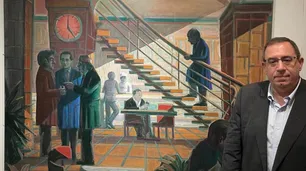 Carlos Maslatón llegó al arte: la sorpresiva aparición en una obra del artista que pinta la iconografía peronista