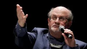 Salman Rushdie da a conocer un extracto de su próxima novela