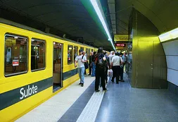 Buscan candidatos de París y Boston para hacerse cargo del subte porteño
