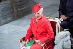 La reina de Dinamarca hace "plebeyos" a cuatro de sus ocho nietos