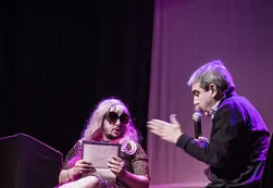 Aníbal Fernández debutó en el teatro y habló de Lanata, insomnio y sexo