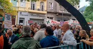 Protestas frente a PAMI Córdoba: la disputa política por el control y el ajuste profundiza la parálisis del sistema