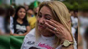 Todas contra Bolsonaro: crece repudio femenino al candidato ultraderechista