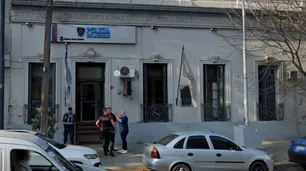 Flores: cuatro delincuentes continúan prófugos tras fugarse de una comisaría