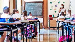 Más artistas, escritores e intelectuales cuestionan el veto al lenguaje inclusivo en escuelas porteñas