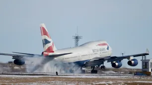 Boeing recomienda dejar en tierra aviones 777 tras incidente