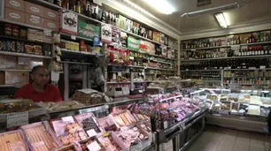 Advierten que la inflación en los barrios vulnerables es sustancialmente mayor