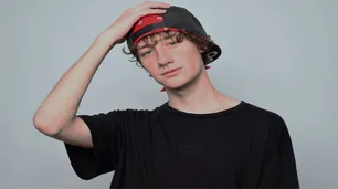 Tu banda en RePerfilAr: Peka Roux, un artista urbano súper talentoso