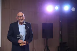El Premio Perfil por su aporte al Teatro lo recibió Gabriel Goity por "Cyrano de Bergerac"