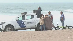 Un obrero chileno rescató a cuatro chicos argentinos arrastrados por el mar en La Serena: "El quinto se me escurrió de las manos"