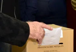 Neuquén elige Gobernador pese a las cenizas del volcán Calbuco