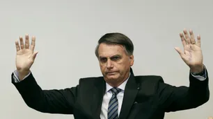 La policía de Brasil acusó a Bolsonaro de falsificar su certificado de vacunación de Covid y pidió procesarlo