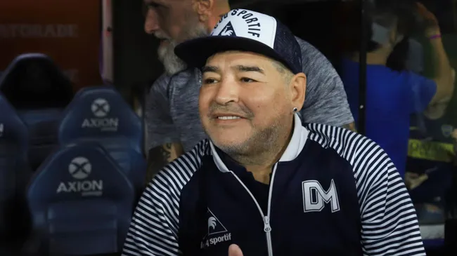 Juicio por la muerte de Diego Maradona: declaran el exdirector de la Clínica Olivos y el neurocirujano que lo operó