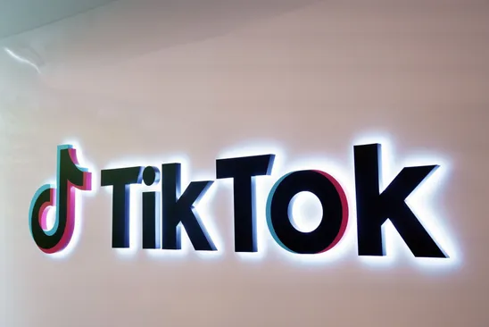 El exsecretario del Tesoro de Trump quiere comprar TikTok, en plena disputa con China