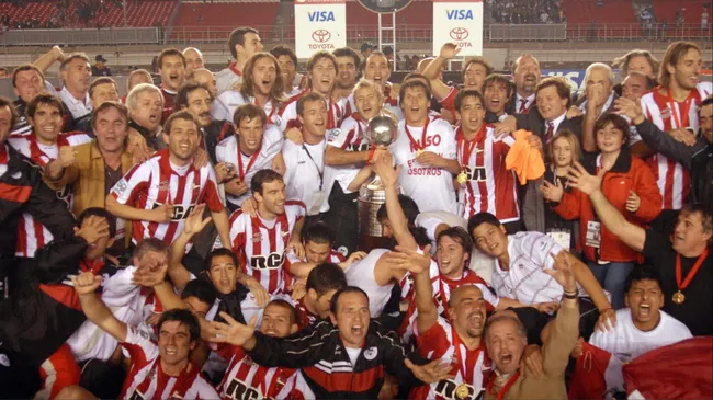 La reconstrucción de Estudiantes de La Plata: del título de 2006 a la gloria continental de 2009