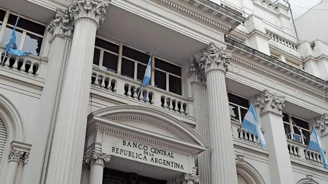 El Banco Central volvió a vender dólares y las reservas perforaron los US$ 27.000 millones