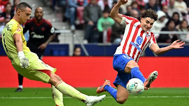En un duelo argentino, el Aleti del Cholo goleó al Sevilla de Almeyda