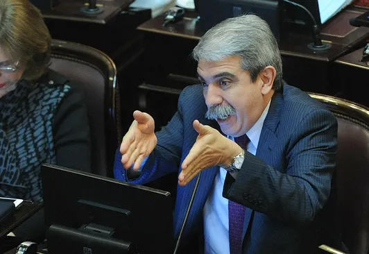 El kirchnerismo repudió el allanamiento a Hotesur, la empresa de Cristina