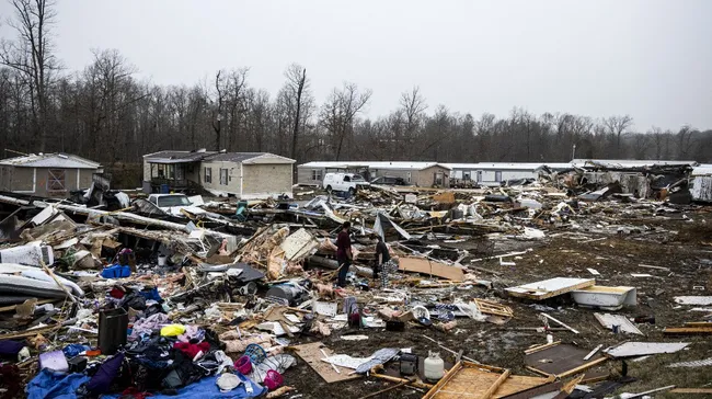 Un violentísimo temporal con tornados golpeó a Estados Unidos: al menos 23 muertos