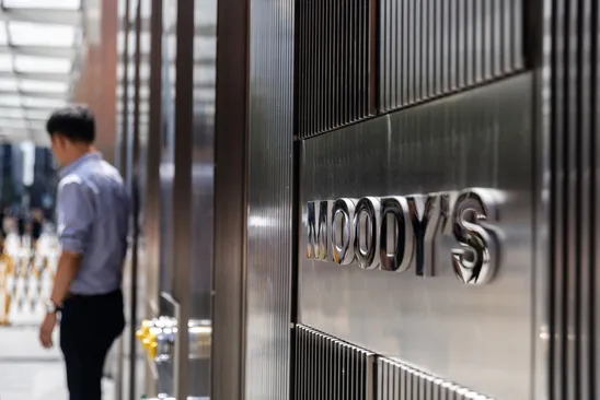 Moody’s baja calificación crediticia de México ante mayores presiones fiscales