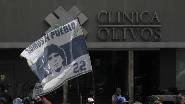 Juicio por la muerte de Maradona: declaran cuatro médicos de la Clínica Olivos y un profesional cercano a Stinfale
