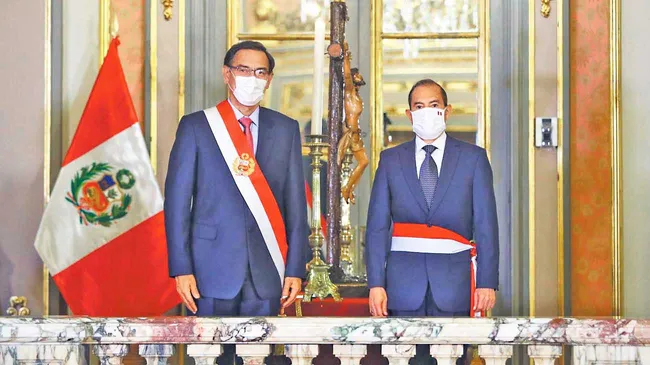 El Congreso peruano debate una moción para destituir al presidente Vizcarra