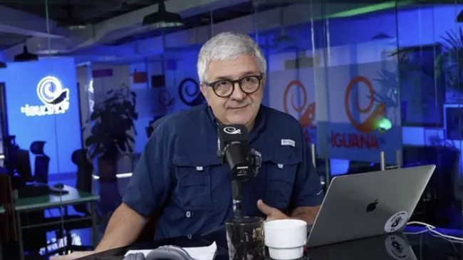 El argentino que trabaja en Caracas para la TV venezolana e iraní explicó su visión sobre la situación en Venezuela