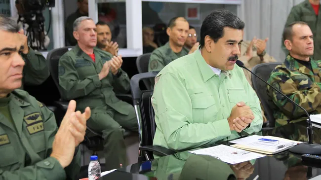 Guaidó le disputa el territorio y el poder a Maduro con una ‘avalancha humanitaria’