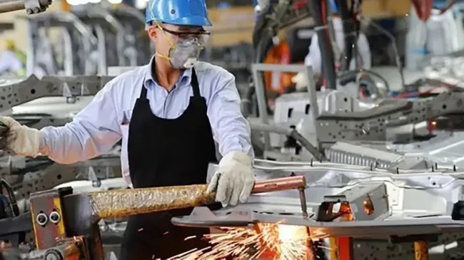 La industria dejará medio millón de trabajadores sin empleo y cerrará hasta 40.000 empresas en 2026