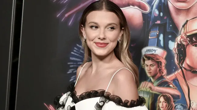 Critican a Millie Bobby Brown por atribuirse el mérito de escribir una novela