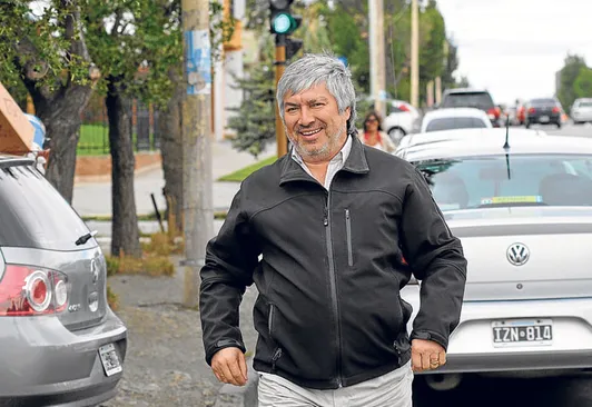 Caso Lázaro: un informe confirma giros de dinero con destino a Suiza