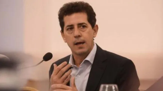 Qué dificultad tiene Eduardo "Wado" de Pedro en el habla