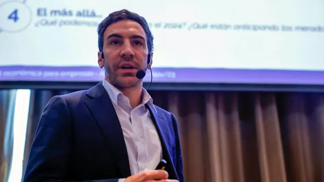 Santiago Bulat y el futuro del dólar: “En 2027 va a haber tensión cambiaria por falta de reservas”