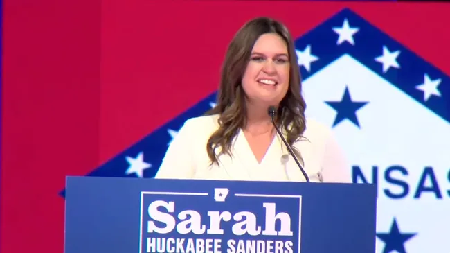 La gobernadora de Arkansas prohíbe la palabra Latinx