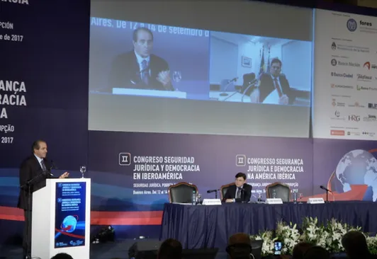 El juez Moro y el fiscal Di Pietro hablaron sobre corrupción y pidieron leyes de arrepentido