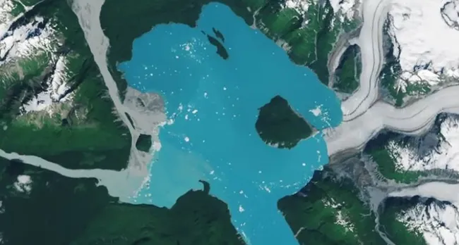 La NASA confirmó el surgimiento de una isla en Alaska tras el retroceso del glaciar Alsek