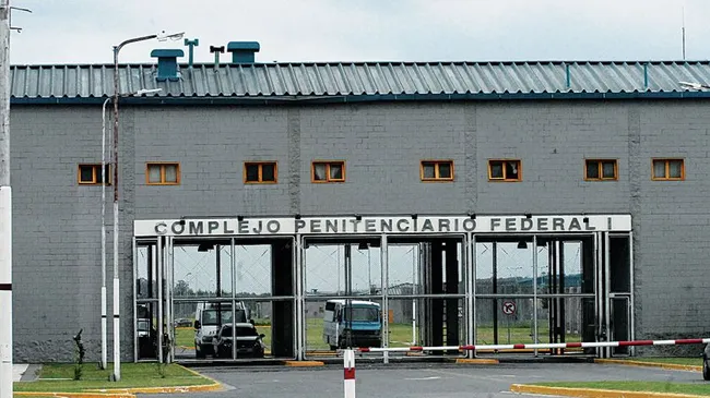 Las limitaciones a la prisión preventiva abren una puerta para la libertad de exfuncionarios y empresarios detenidos