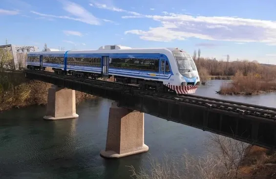 YPF impulsa un tren de pasajeros para trasladar miles de trabajadores hacia Vaca Muerta
