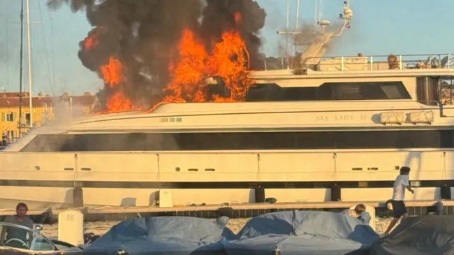 El lujoso yate que se incendió en Saint-Tropez sería del ex ministro del Interior José Luis Manzano