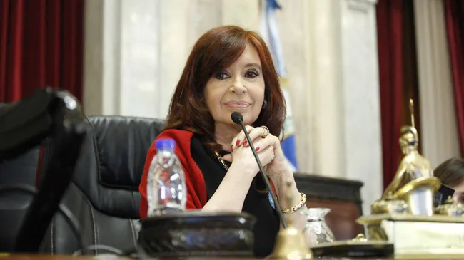 A Cristina Kirchner le "agradó" la pelea entre Lousteau y Caserio: "Podemos reproducir una sesión normal"