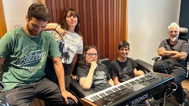 Nuevo disco de Charly García: “A ver si las disqueras le meten pata que el jefe cocinó todo”