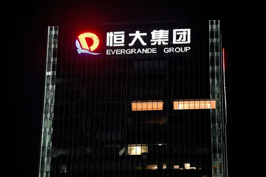 Evergrande evita el default a último momento