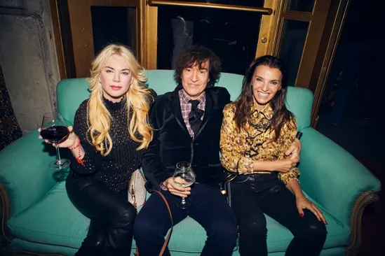 Bárbara Diez y Esmeralda Mitre juntas en una expo fugaz que evoca la noche de los '90