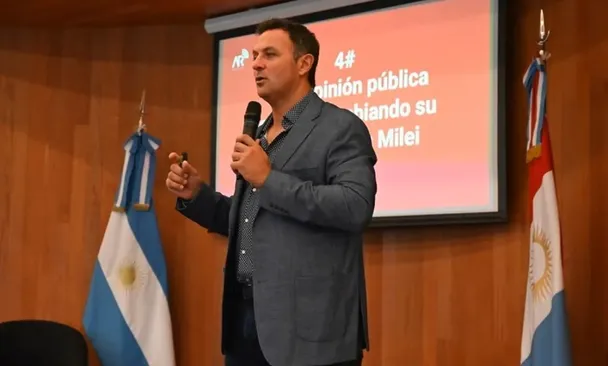 “No veo un ‘riesgo Milei’ similar al ‘riesgo kuka’, pero los errores lo están golpeando mucho”