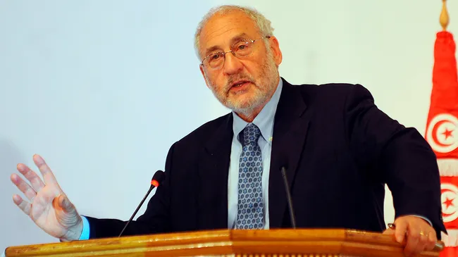 El premio Nobel Joseph Stiglitz aseguró que EE.UU. está “cerca de la estanflación” y que “el dólar se ha debilitado”