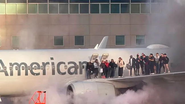 Un avión de American Airlines se incendió antes de despegar y evacuaron a 173 pasajeros en Denver